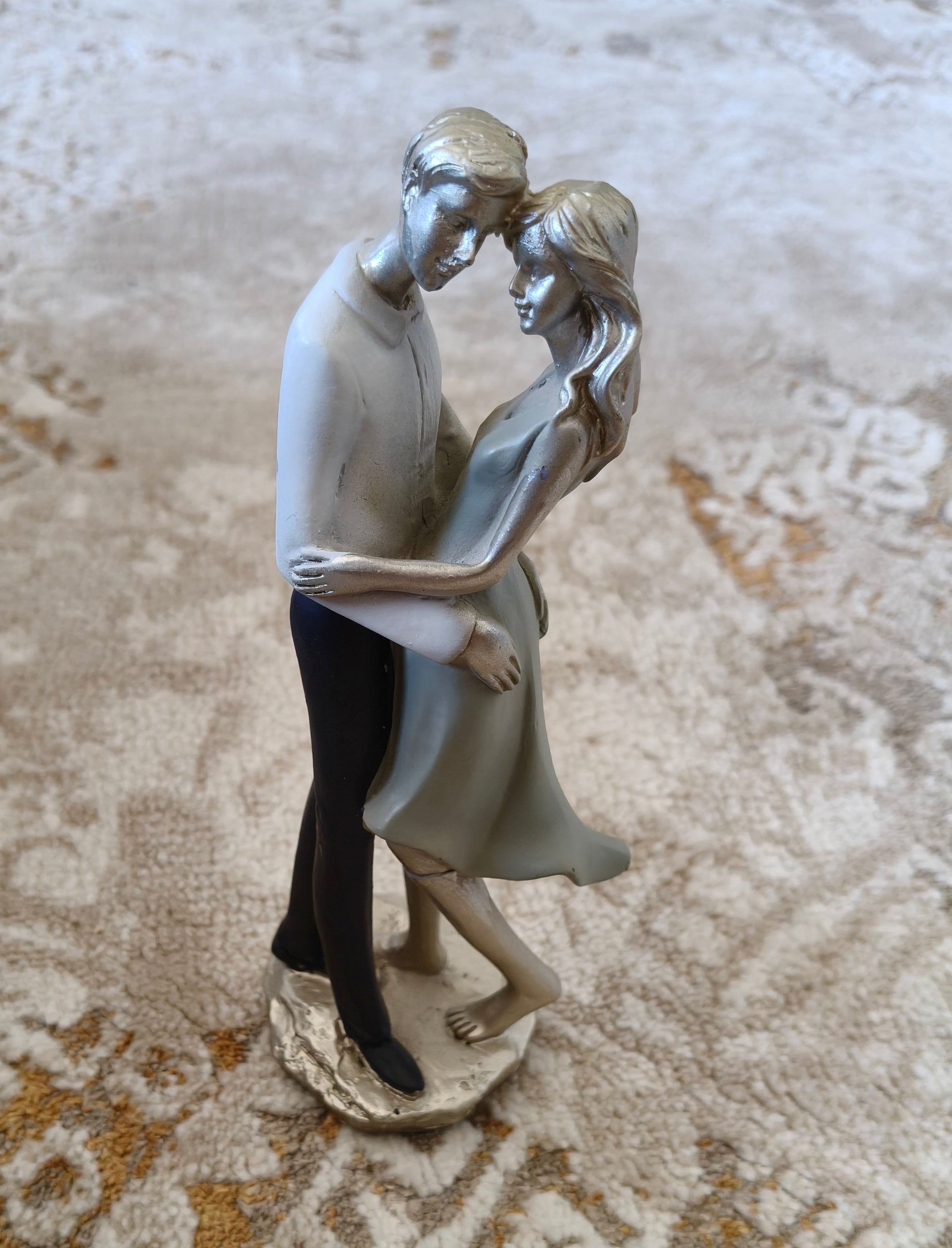 Romantic Couple Figurine Sculpture Modern Love Statue Home Decor Gift Ornament