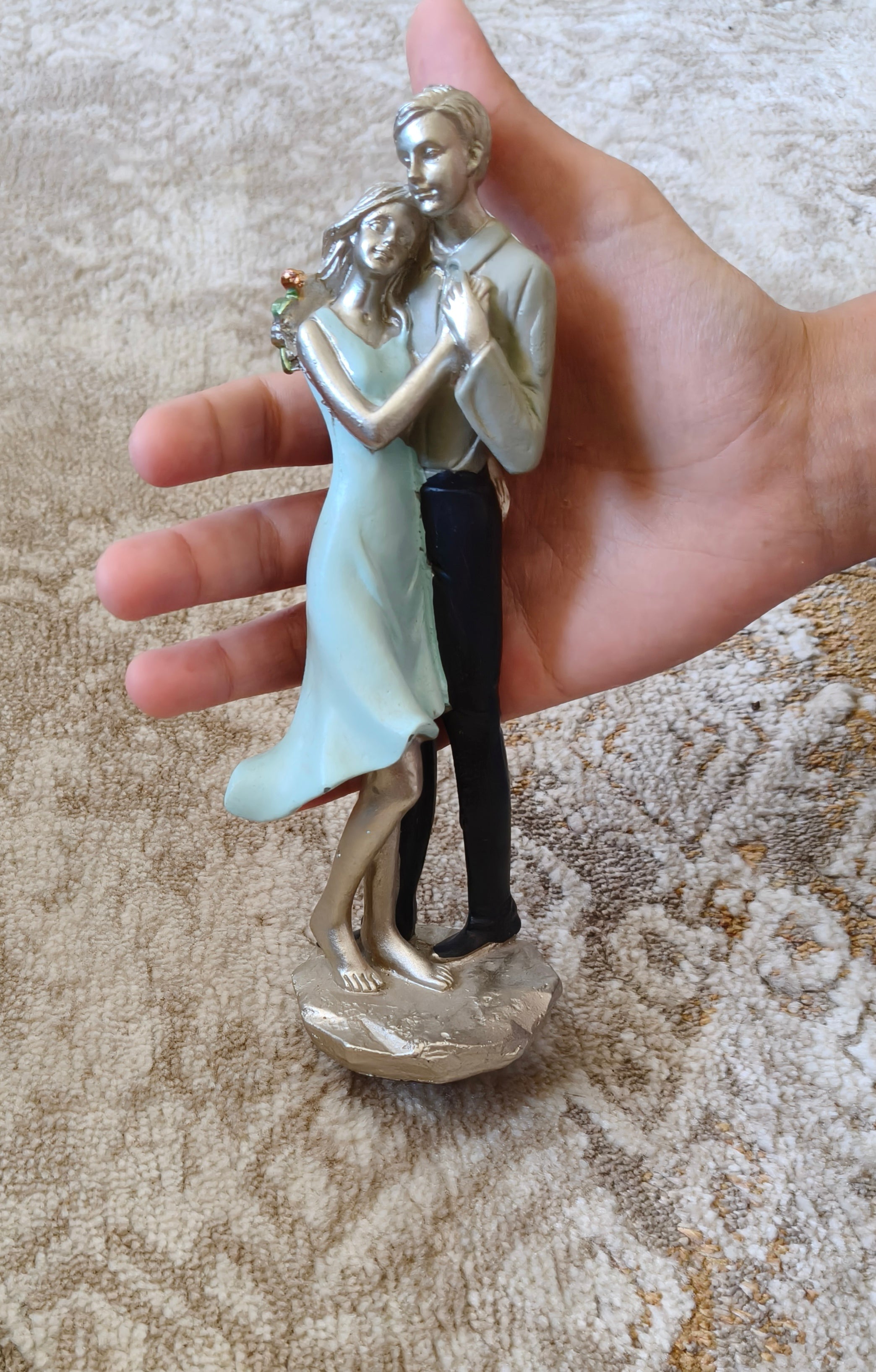 Romantic Couple Figurine Sculpture Modern Love Statue Home Decor Gift Ornament